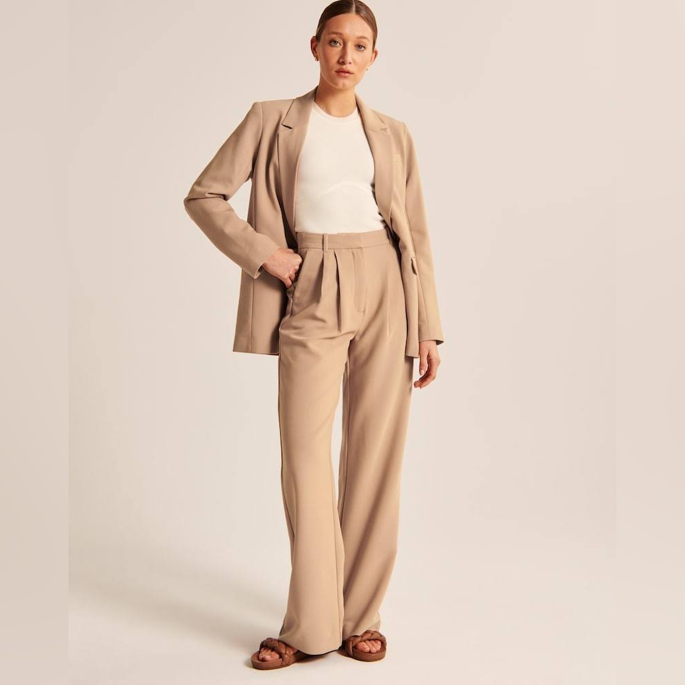 NWT Abercrombie Sloane Pant in Tan (Curve Love)